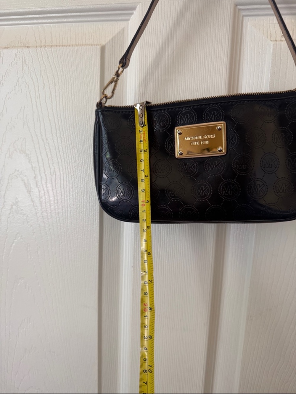 Michael Kors Black Patent Shoulder Bag with Gold Plaque - Picture 9 of 9